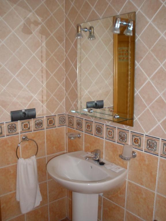Hotel Restaurante Vinas Viejas Fuentes de Ayódar Kamer foto
